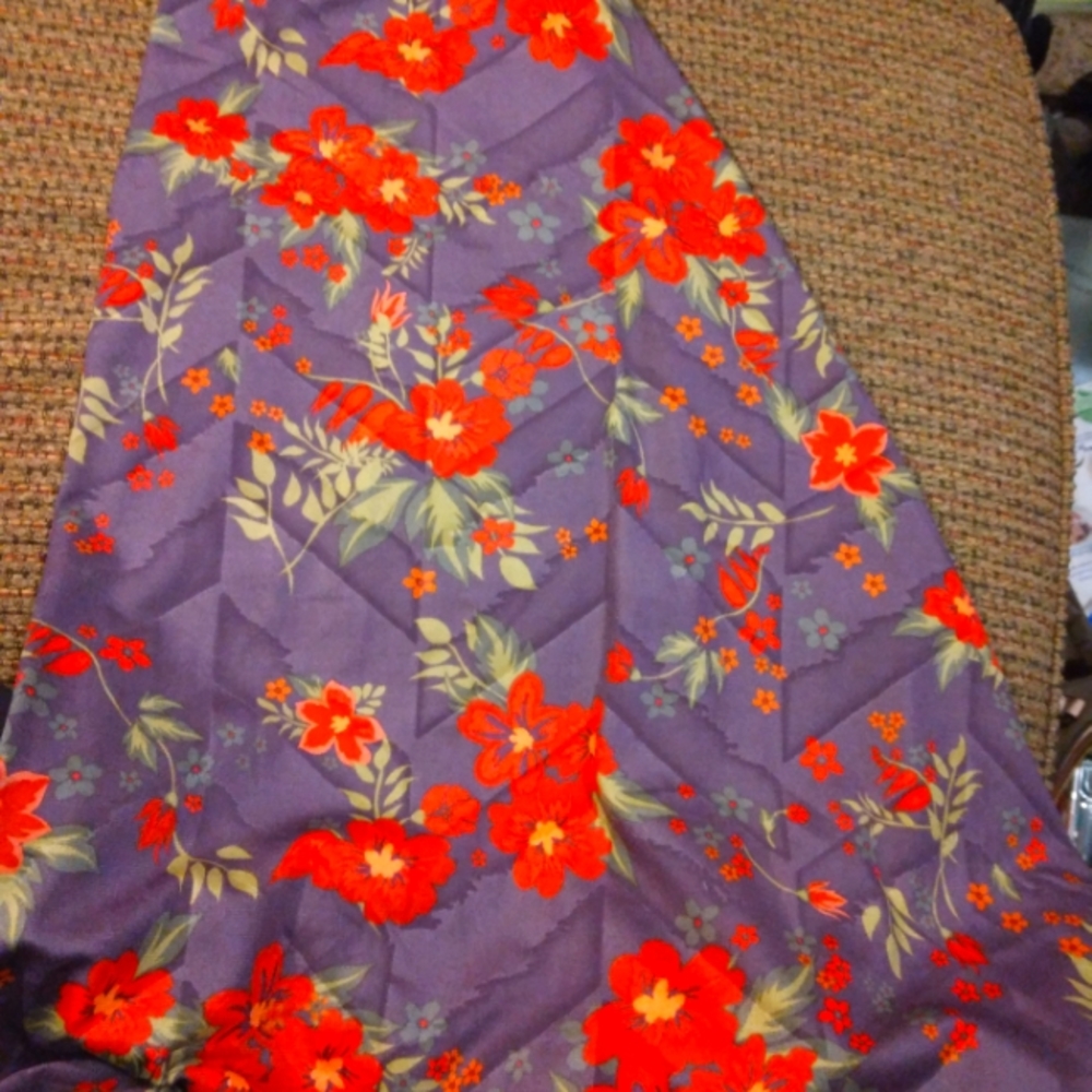 Skirts - Picture 2 of 5